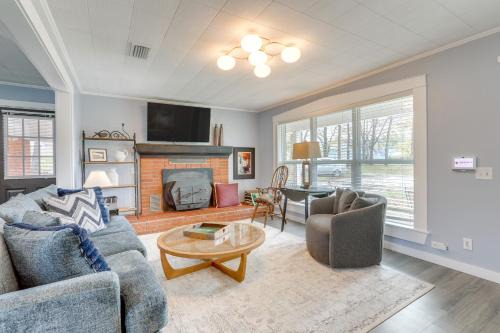 Hike, Fish and Boat Secluded Mountain View Home