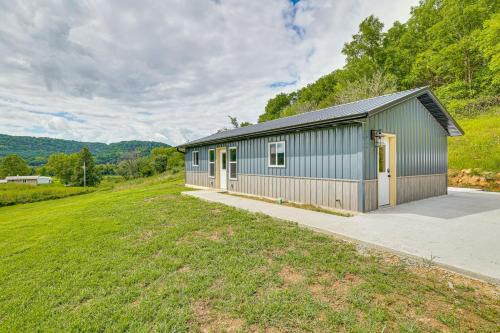 Hike, Fish and Relax Kickapoo River Cabin!