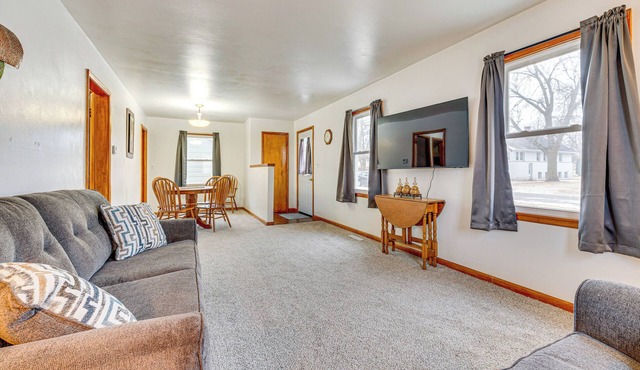 Hike, Fish & Boat: Lake Mills Home w/Yard