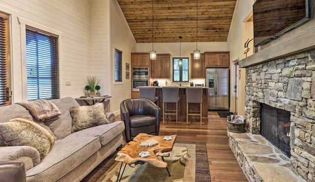 Hike, Fish & Golf! Serene Mtn Retreat in Glenville