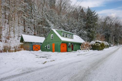 Hike, Fish, Hunt! Green Mountain Home By River