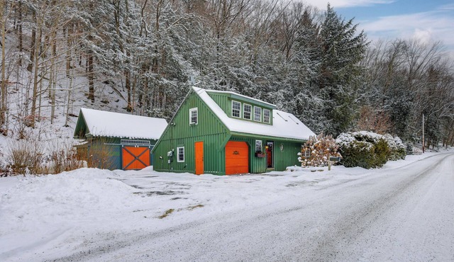 Hike, Fish, Hunt! Green Mountain Home By River