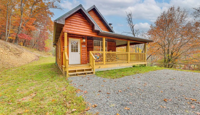 Hike & Fish: Marlinton Cabin w/Fire Pit & Views!