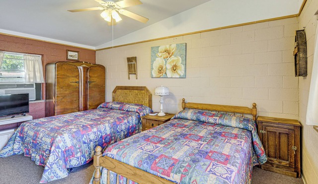 Hike, Fish & More: Quaint Lake Whitney Retreat