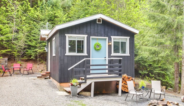 Hike & Fish: Mountain Getaway in Avery!