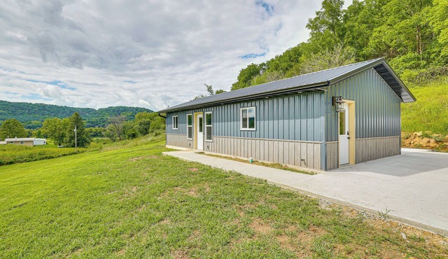 Hike, Fish & Relax: Kickapoo River Cabin!