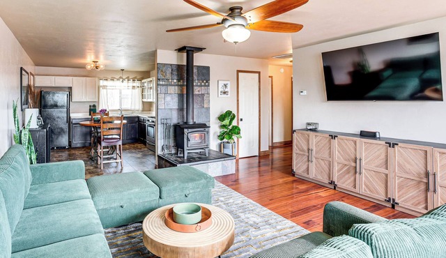 Hike & Golf: Farmington Home 1 Mi to Animas River!