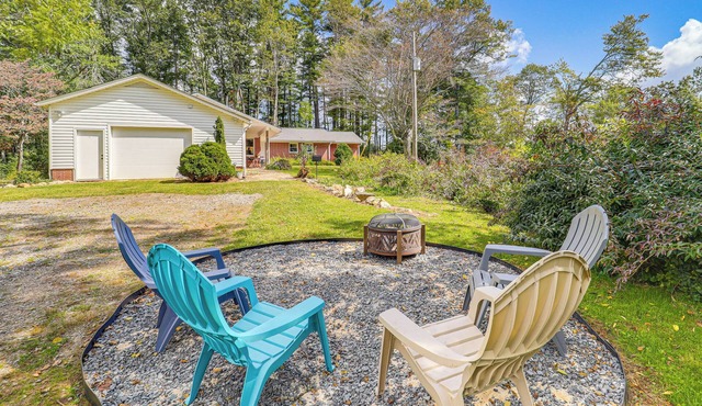 Hike & Leaf Peep! Peaceful Home in Laurel Springs