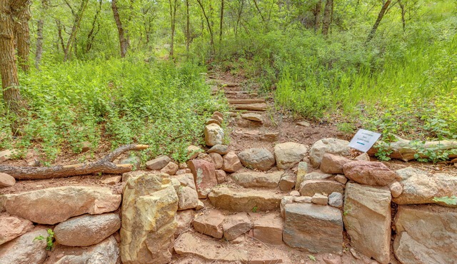 Hike On-site: Mountain-view Hideaway in Durango