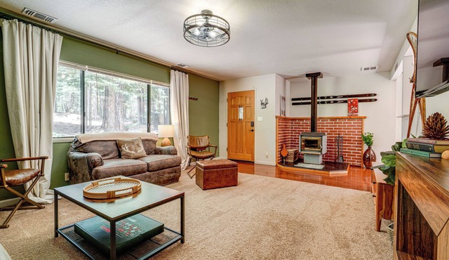 Hike & Ski! Cabin 20 Mi to Soda Springs Mtn Resort