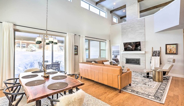 Hike & Ski: Stunning Home w/Hot Tub in Granby!