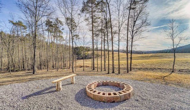 Hike, Ski & Swim: Hopewell Cabin w/Rolling Views