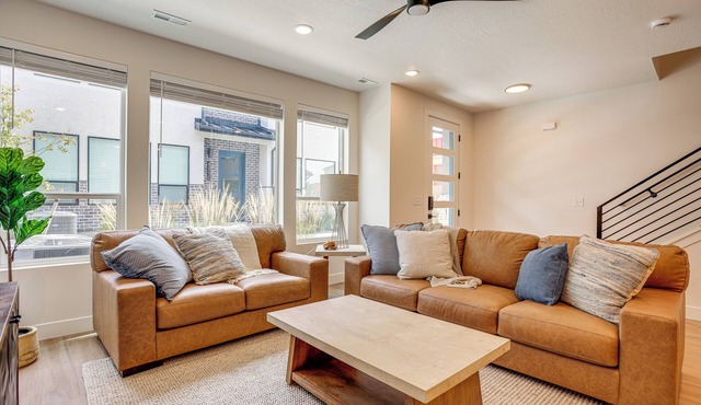 Hike & Ski: Townhome 8 Mi to Dtwn Ogden!