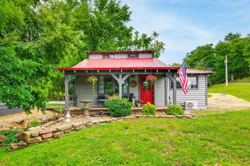 Hike, Swim and Fish Lakefront Cabin in Roach!