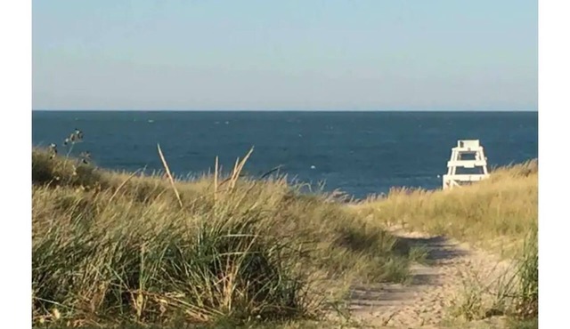 Hike The Dunes Walk To Beach and National Park! 5BR, 2 Bath and Game Room