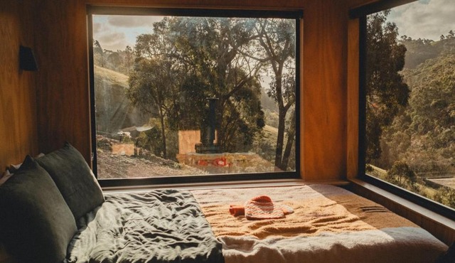 Hike to your Off-Grid Cabin Deep in Nature - Sloane