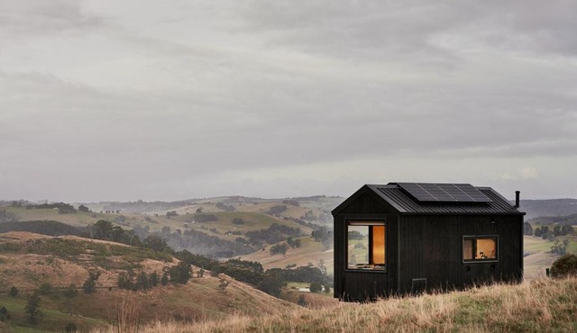 Hike to your Off-Grid Cabin Deep in Nature - Santi