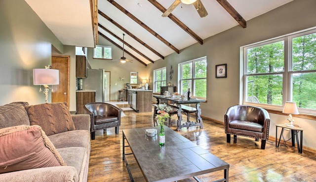 Hike & Zip-Line: Red River Gorge Cabin w/Hot Tub!