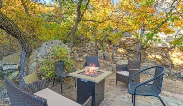 Hiker's Hideaway! Nature Escape, BBQ & Pit Trails