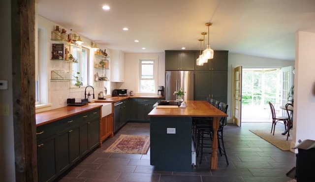 Hiker’s Paradise w/Chef’s Kitchen & Mountain Views