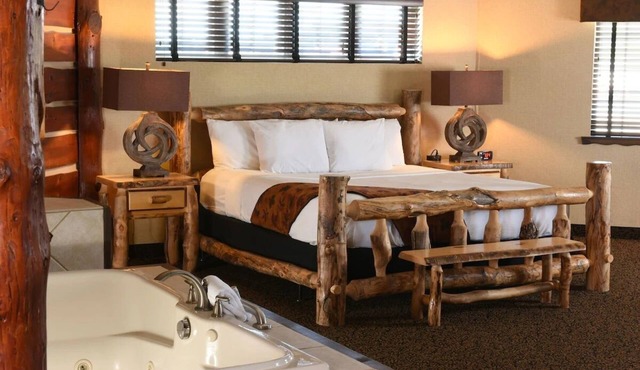 Hiking & Biking Close to the Mississippi River! Lodge-style Rooms