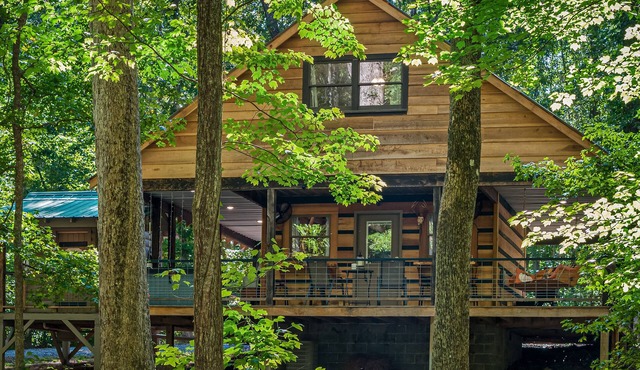 HIKING; DeSoto Falls; Mentone; Lookout Mtn; Hot tub,fire-pit.