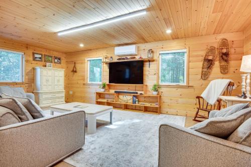 Hiking & Snowmobile Trails On-Site: Alton Retreat!