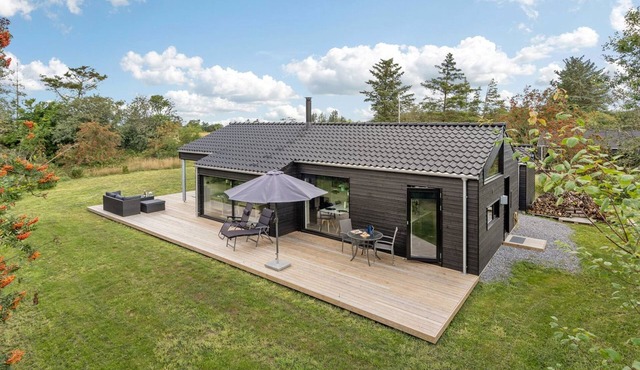 "Hildegard" - 1.5km from the sea by Interhome