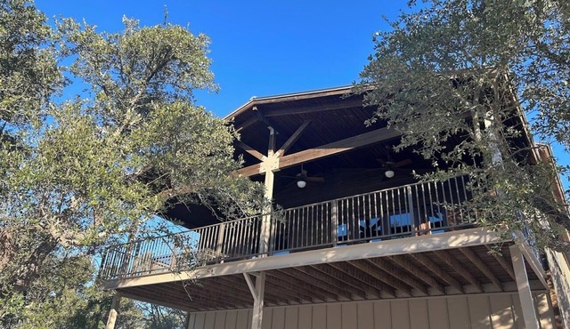 Hill Country Escape near Wineries, Mae’s Ridge Wedding Venue & P. Falls State Pk