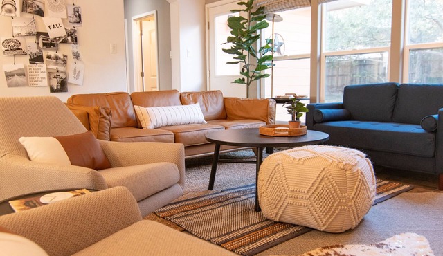 Hill Country Guest Retreat Near Wedding Venues, Breweries, & Wineries
