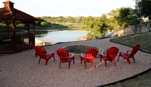 Hill Country Lake House on Lake Travis, Lake Front w/Private Dock