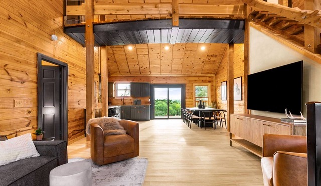Hill Country Luxury Cabin