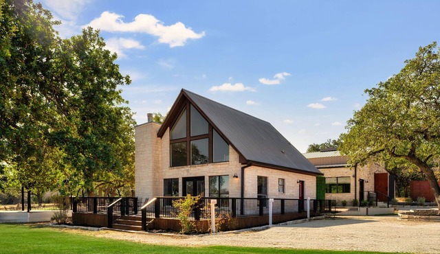 Hill Country Oaks Vineyard House