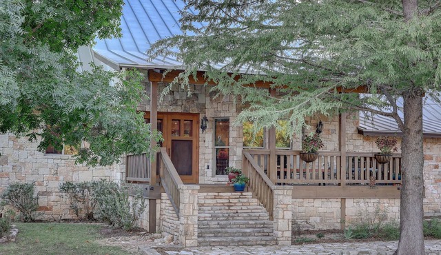 HILL COUNTRY OASIS W/ HOT TUB & FIREPLACE BOOK NOW FOR OCT 23/APRIL 24 ECLIPSES