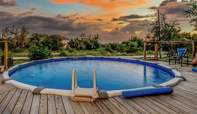Hill Country Ranch Retreat, Pool, Views, Sleeps 16+, Weddings & Family Groups