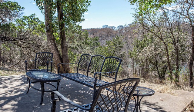 Hill Country Retreat 2 Bedroom 2 Bath