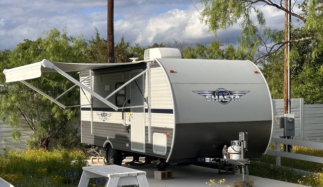Hill Country RV Getaway - 20 min from Marble Falls!