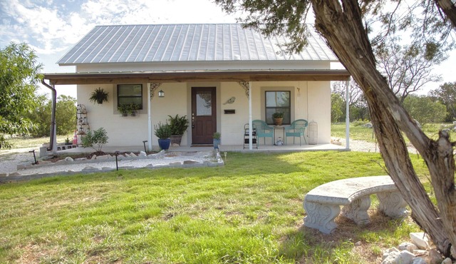 Hill Country Views from Azul Cottage