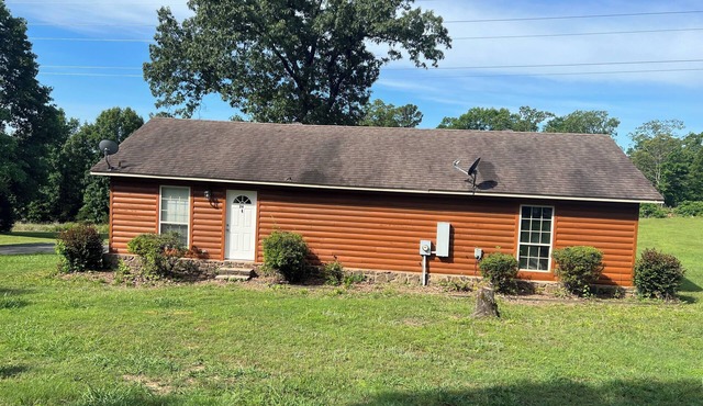 Hill Creek Cabin 2 Minutes from Marina and boat ramp on Greers Ferry Lake
