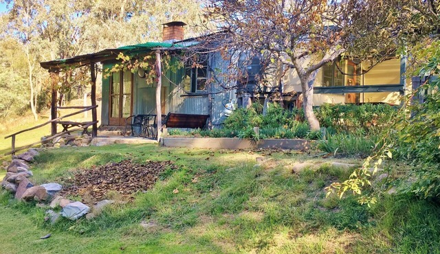 Hill End, rustic, on creek, cosy, open fireplace, Carla's Cottage,
