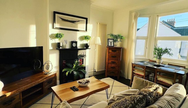 Hill Grove 2 Bedroom Apartment