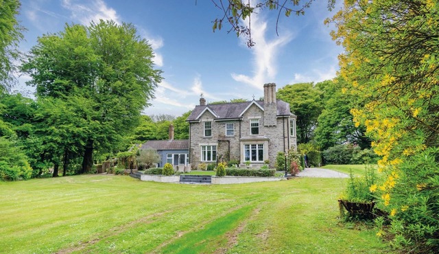 Hill House Country Estate - Princes Gate