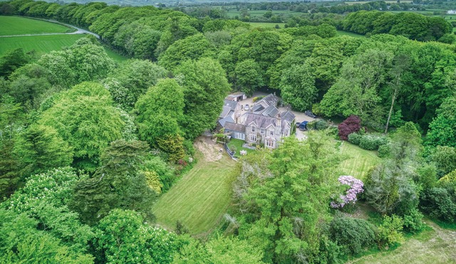 Hill House Country Estate - Princes Gate