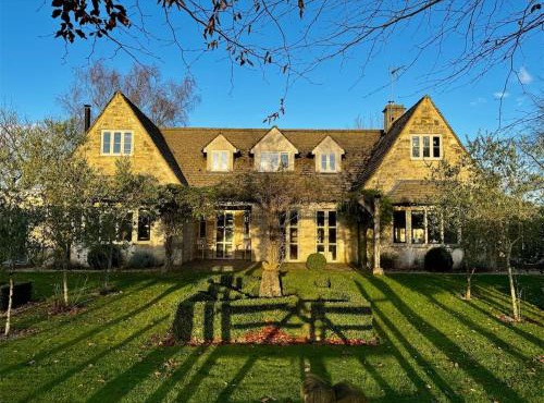 Hill House - Stylish 5 Bed Country House