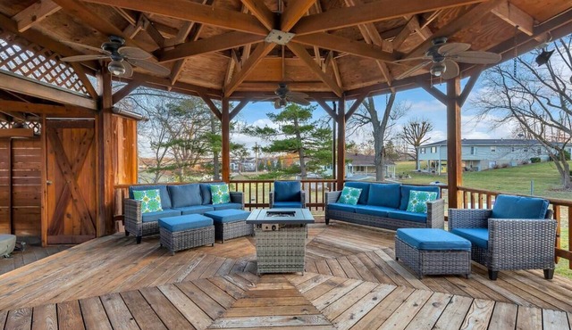 Hill Manor at the Crossroads of the Nation