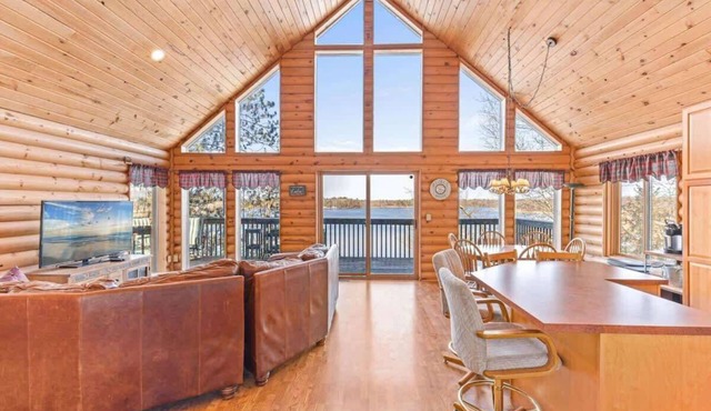 Hill Road Chalet on Benoit Lake in Spooner WI