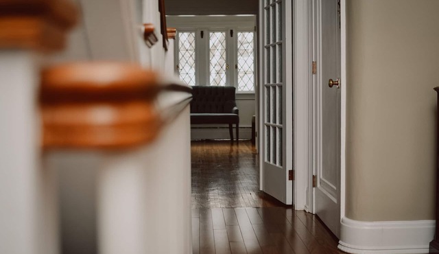 Hill Road Manor Bed & Breakfast