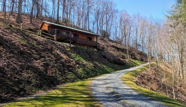 Hill Side Hideaway - 5 minutes from Boone