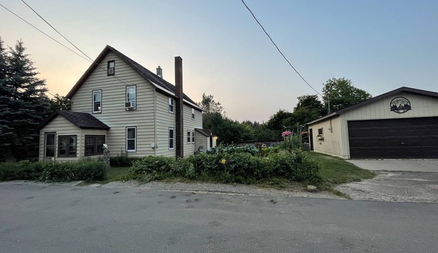 Hill Street House - Upper Unit