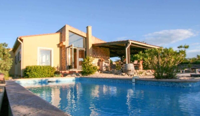 Hill-top haven with private pool & endless views